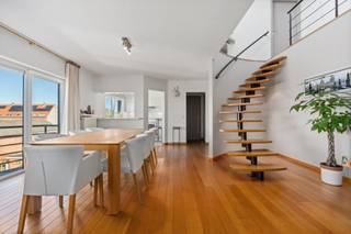 Te koop: groot lichtrijk appartement in Temse, gelegen aan de Sint-Amelbergalaan, op een toplocatie dicht bij winkels, scholen en...