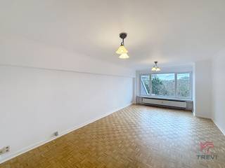 ETTERBEEK, tussen het Jubelpark en Montgomery, volledig gerenoveerd 2-slaapkamerappartement van ±85 m² gelegen op de 6de verdieping van een gebouw...