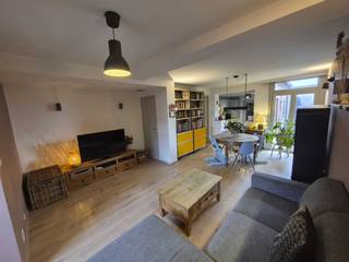 ONDER OPTIEIdeale starterswoning – warme en instapklare gezinswoning met zonnige tuinDeze warme en instapklare gezinswoning is gelegen in een rustig...