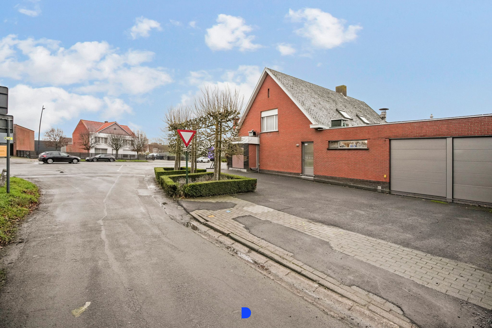 Handelspand met woonst op commerciële ligging. - foto 4