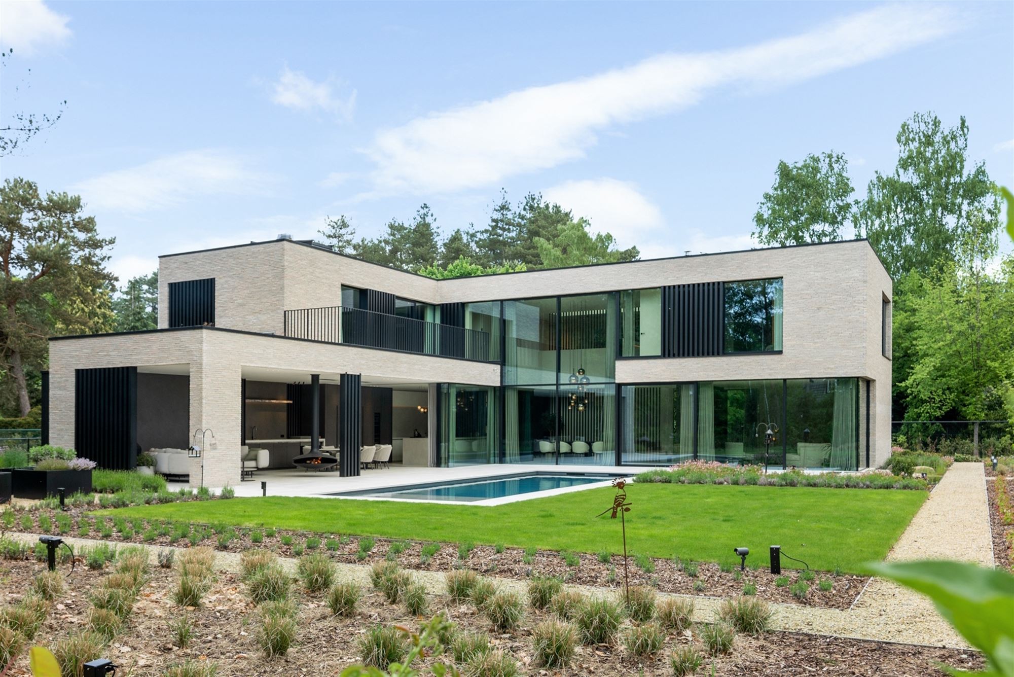 Zeer luxe afgewerkte villa op residentiële locatie - foto 2