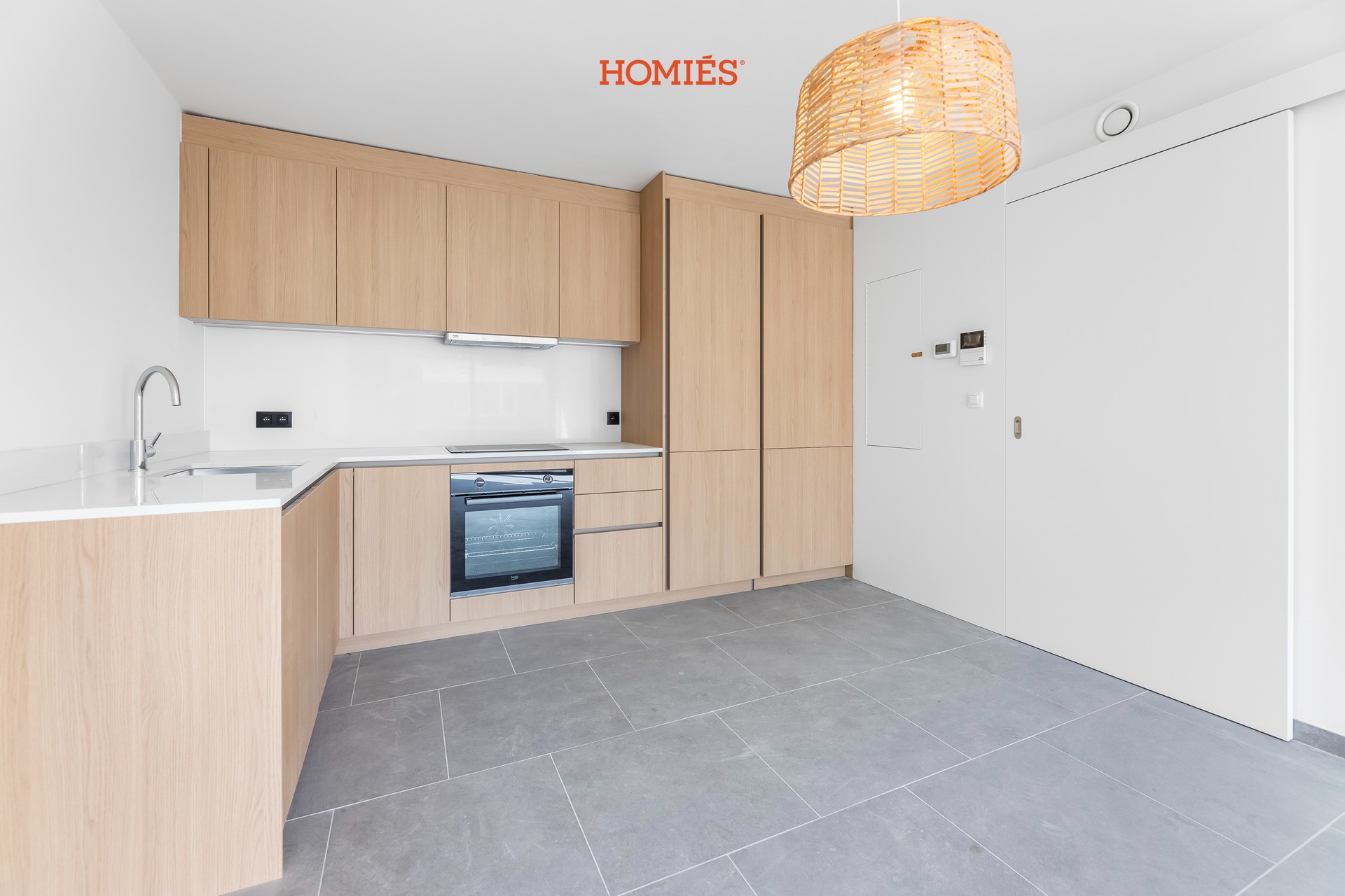 Gloednieuw gemeubeld één-slaapkamer appartement - photo 2