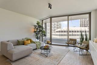 Hoogwaardig ingericht appartement met mooi terras gelegen op het trendy zuid gelegen in The Residence.Indeling: Inkomhal met gastentoilet. Vanuit de...