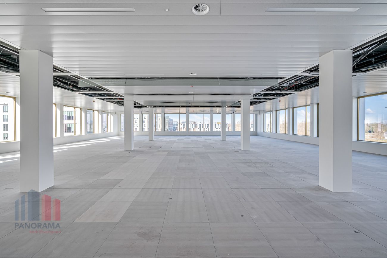 Unieke kantoorruimte op absolute toplocatie met visibiliteit van de R4 - foto 1