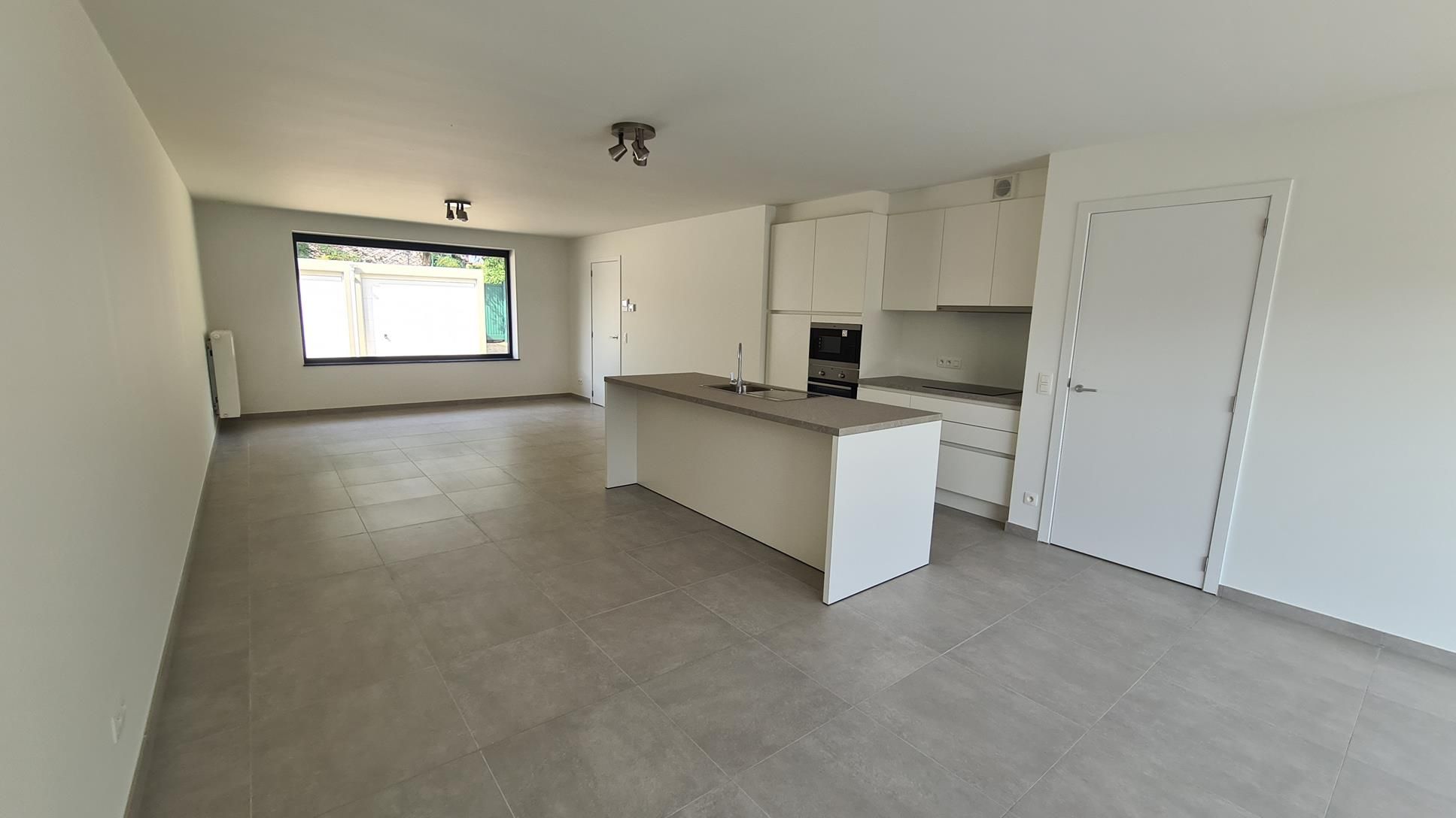 Instapklare nieuwbouwwoning met 3 slaapkamers (145 m2), garage en tuin. - foto 5