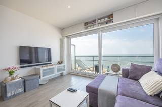 LUXURY FULLY RENOVATED STUDIO WITH EXCEPTIONAL VIEW AND GUARANTEED RENTAL INCOMEBeautiful fully renovated studio for sale on the 11th floor of the...
