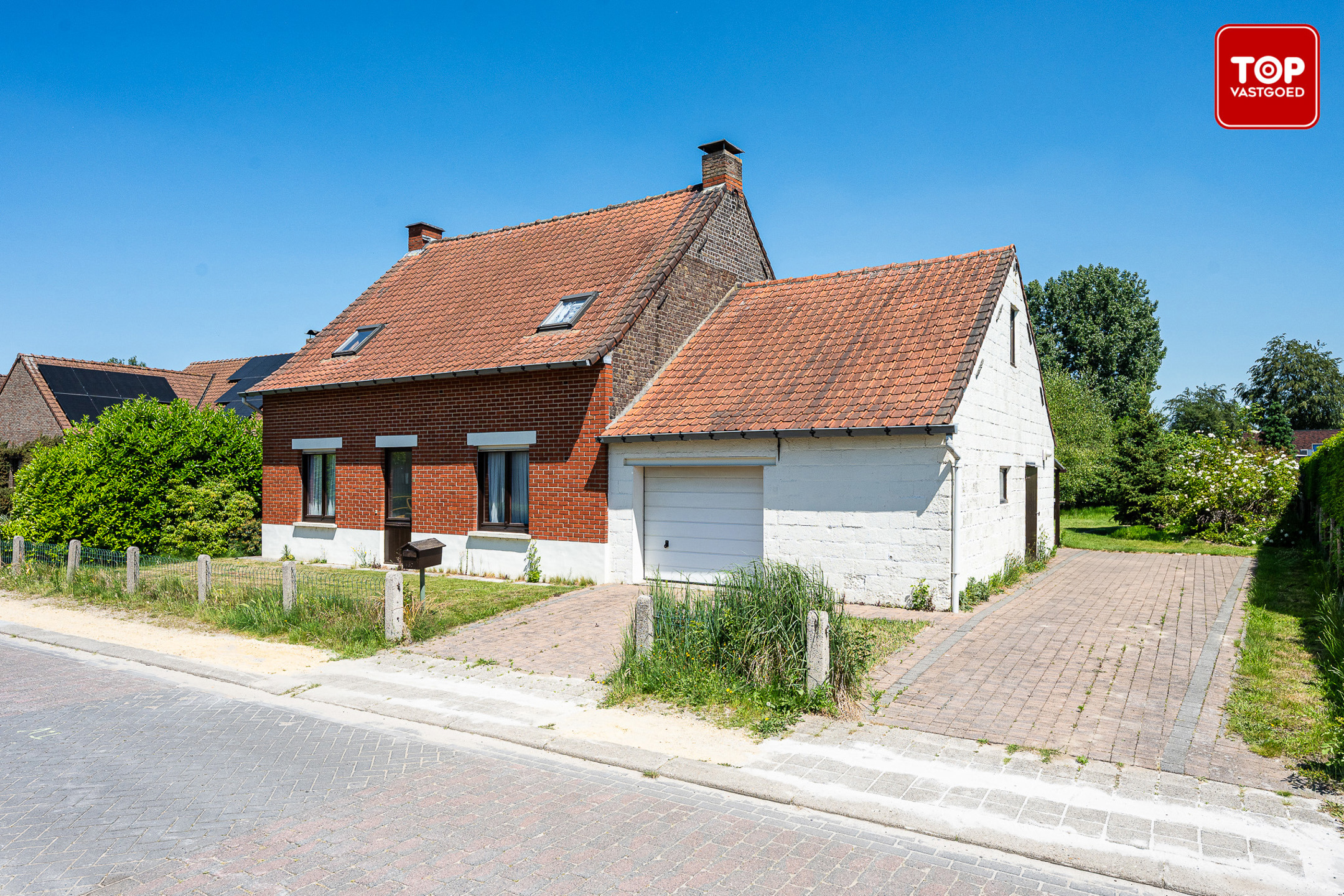 Uitzonderlijk gelegen perceel met totaal te renoveren of herop te bouwen woning.  - foto 2