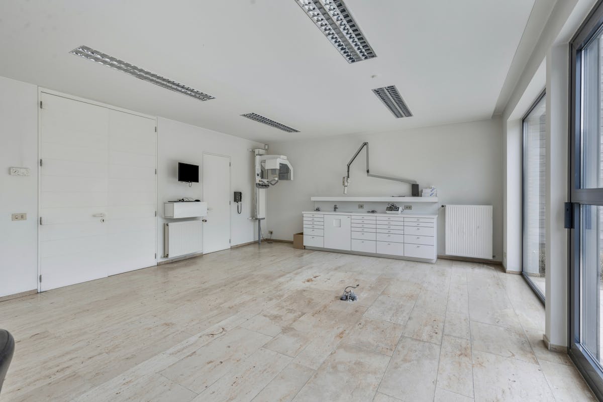 Praktijkruimte met kantoor te Bissegem - foto 4