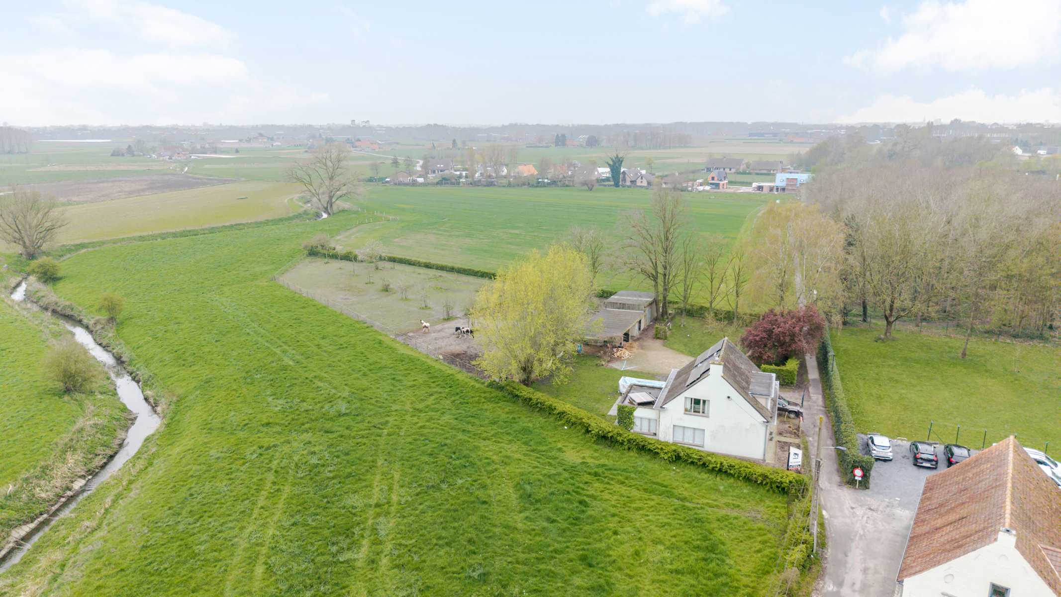 Vrijstaande woning met tuin en 4 slaapkamers - foto 2
