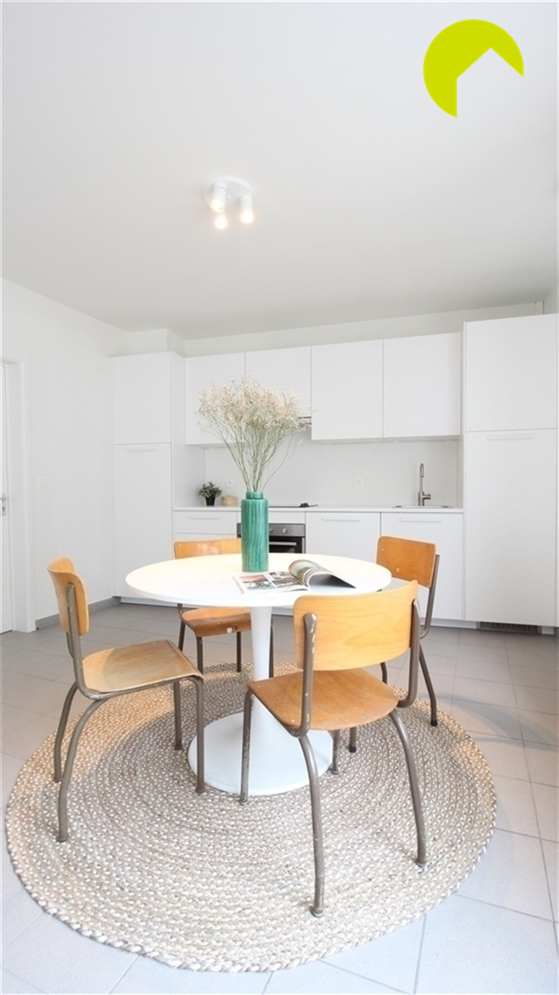 Modern en stijlvol bemeubeld gelijkvloers appartement! - foto 2