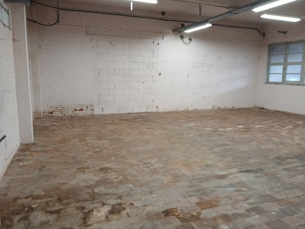 Commercial for rent in Waregem - photo 2
