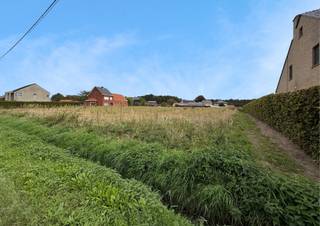 Welkom in Herselt! Langs Molenvloed vind je dit perceel van 7 are 45, ideaal om jouw woondroom waar te maken. Het perceel is bestemd voor een...