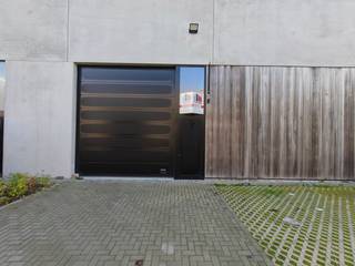 <strong>Magnifiek gelegen magazijn van 275 m² met 1 privatieve parkeerplaats</strong> te huur op de <strong>industriezone Waggelwater</strong>, in het bedrijvenpark BALDR.<br /><br />De <strong>casco loods</strong> (brandklasse B) is uitgerust met een automatische sectionale poort van (4 m B x en 4,50 m H), een aparte toegangsdeur, lichtstraat en polybetonvloer. De vrije hoogte bedraagt 6 m en de nutsleidingen (water, elektriciteit en data) komen individueel binnen in de opslagruimte. Daarnaast beschikt de loods over een toilet met spoelbak en is er 1 privatieve parkeerplaats voorzien. De loods is voorzien om een rolbrug in te plaatsen.<br /><br />De site is volledig verhard en biedt ruime parkeer- en manoeuvreerruimte. Onmiddellijk beschikbaar.<br />Ook mogelijkheid tot huren van een kantoor met een oppervlakte van +/- 272 m² .<br /><br />Contacteer <strong>PANORAMA B2B</strong> voor bijkomende inlichtingen, lastenboek, plannen of een vrijblijvend plaatsbezoek <strong>0479 70 70 73</strong>.