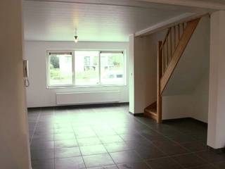 Duplex appartement met 3 slaapkamers te Mol: * Indeling: woonkamer met open keuken, berging/wasplaats, apart toilet, nachthal, badkamer, 3...