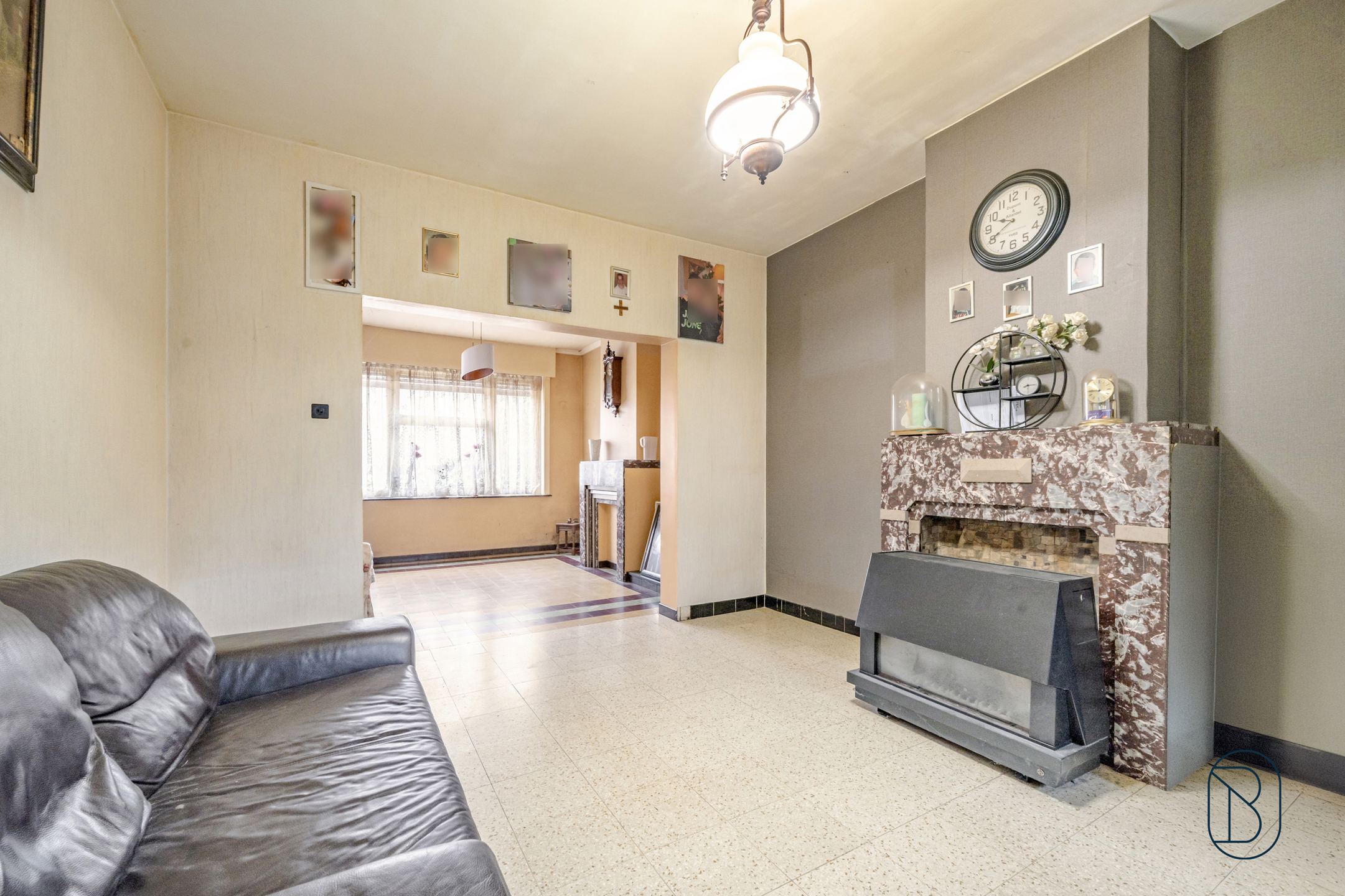 Degelijke woning met oprit en grote tuin + 250 m² bouwgrond! - foto 5