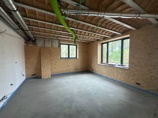 Op slechts enkele minuten van het dorpsplein van Evergem, met een vlotte aansluiting op diverse verbindingswegen en een uitstekende...