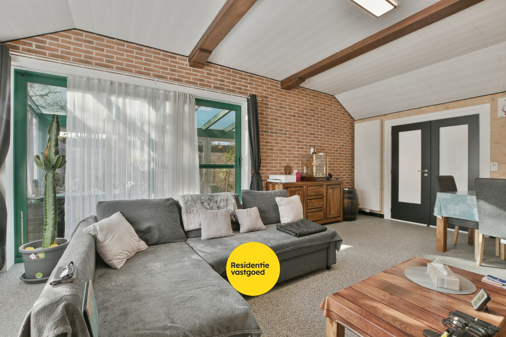 Instapklare en volledig gerenoveerde bungalow met 3 slaapkamers, tuin en garage vlak bij bos en centrum van De Haan - foto 4