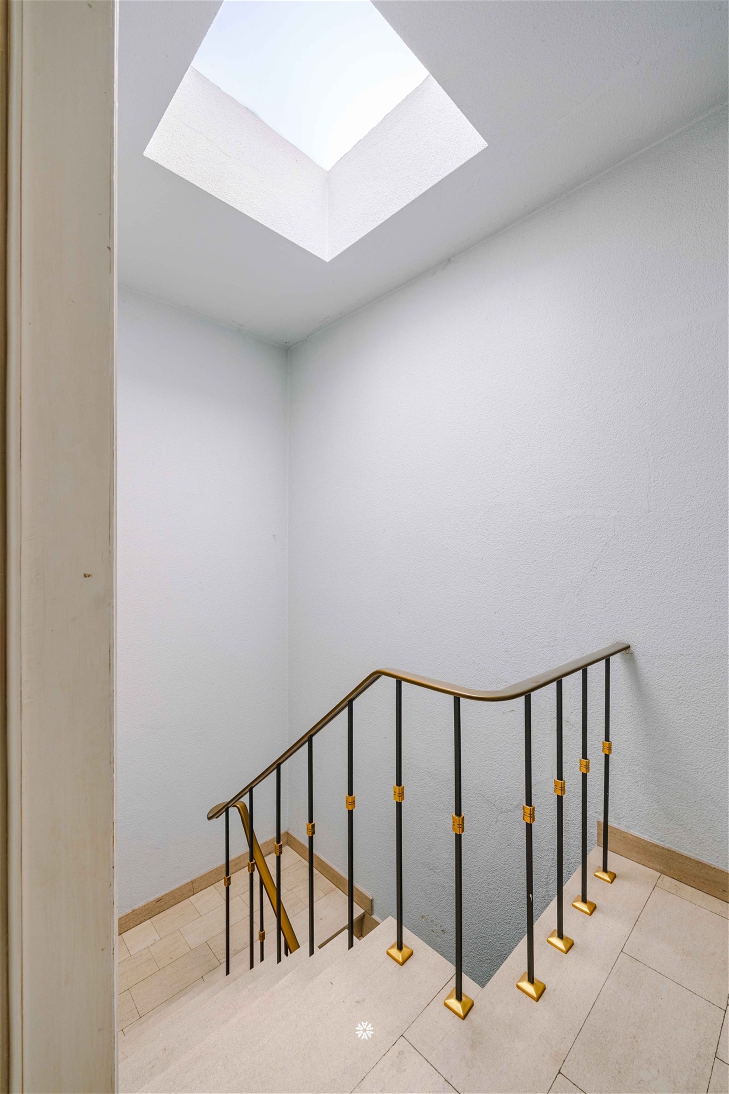 Commercial for sale in Sint-Niklaas with 4 bedrooms - photo 3