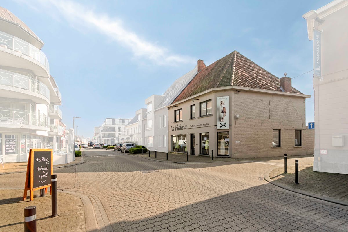 Ready to move in office building in a prime location in Pittem! - photo 2