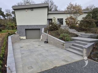 Gerenoveerde villa gelegen in een residentiële wijk.Gelegen vlakbij het industriepark van Haasrode, Leuven en de snelweg E40.Alle leefbare ruimtes...