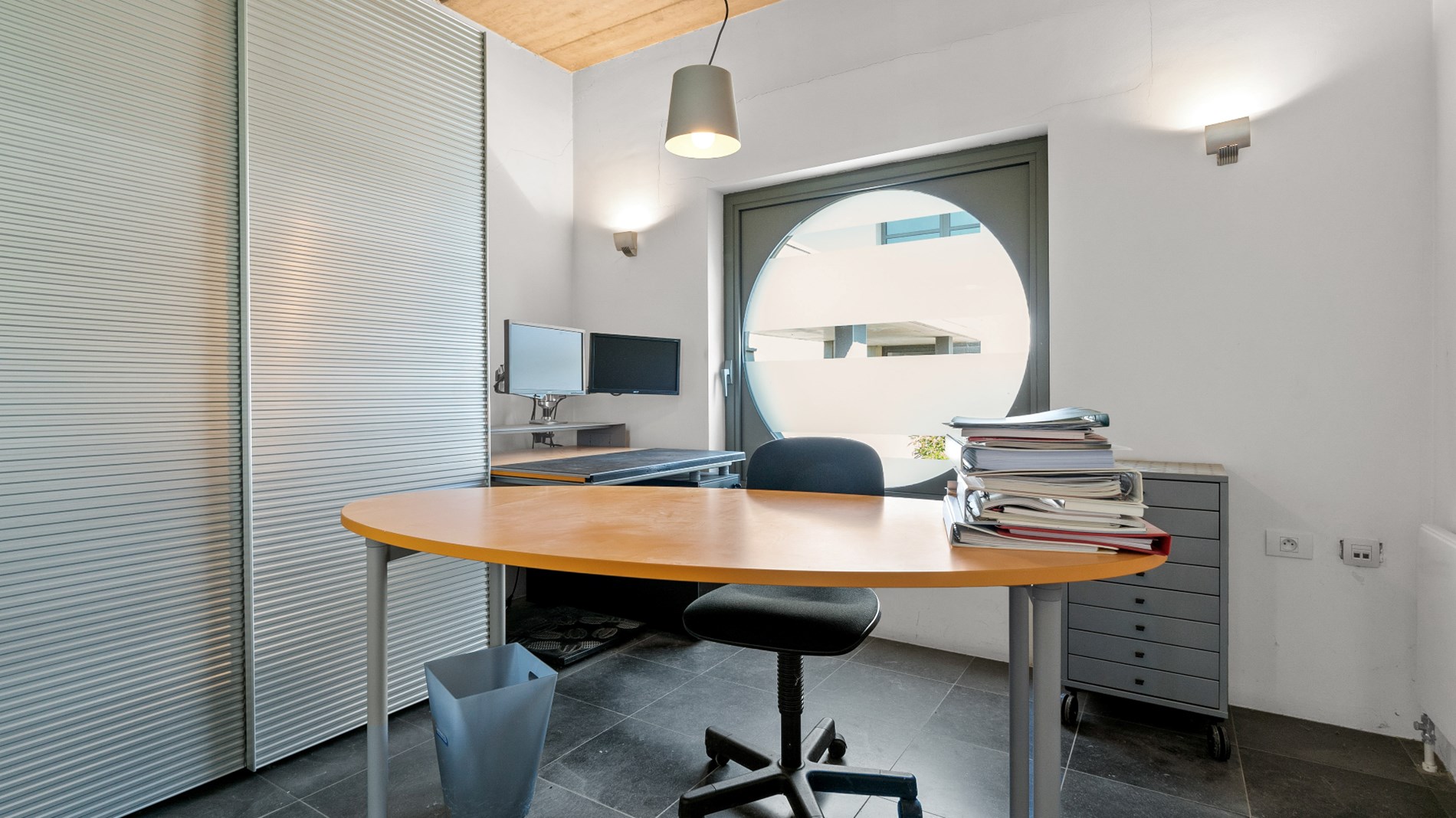 Commercial à louer à Linden - photo 4