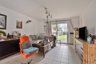 <p><span> </span></p><p><span> </span></p><p><span>Opbrengsteigendom van 2 appartementen te Leopoldsburg te koop.Het geeft u als koper een zorgeloze verhuur en dit genereert maandelijks een rendement van +/- 5%.</span></p><p><span> </span></p><p><span>Indeling:</span></p><p><span> </span></p><p><span>Appartement 1</span></p><p><span>Een gelijkvloers appartement van +/- 79m² met gastentoilet, inkomhal (rechts), open leefruimte en keuken, kelder, badkamer geïnstalleerd met douche en wastafel en 1 slaapkamer. Inclusief garage en prachtig zuid georiënteerde tuin.</span></p><p><span> </span></p><p><span>Appartement 2</span></p><p><span>Een duplex appartement met inkomhal (voorgevel), op de eerste verdieping een open leefruimte en keuken, badkamer (toilet, douche en wastafel) en op de tweede verdieping 2 slaapkamers en een berging. </span></p><p><span> </span></p><p><span>Voor meer info of een bezichtiging contacteer me op <span>011 199 991</span></span><span> of <span>0493 501 078</span></span><span>.</span></p><p><span> </span></p><p><span> </span></p><p><span> </span></p><p><span>Een waardebepaling van uw woning nodig? Aarzel dan niet om me vrijblijvend te contacteren om een verkoopprijs van uw woning te bepalen.<br />Bel op 0493 50 10 78</span></p><p><span> </span></p>