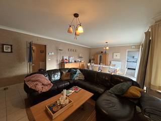 Welkom in op de Charlierhelling, waar luxe, comfort en energie-efficiëntie samenkomen. Dit ruime, energiezuinige drieslaapkamerappartement...