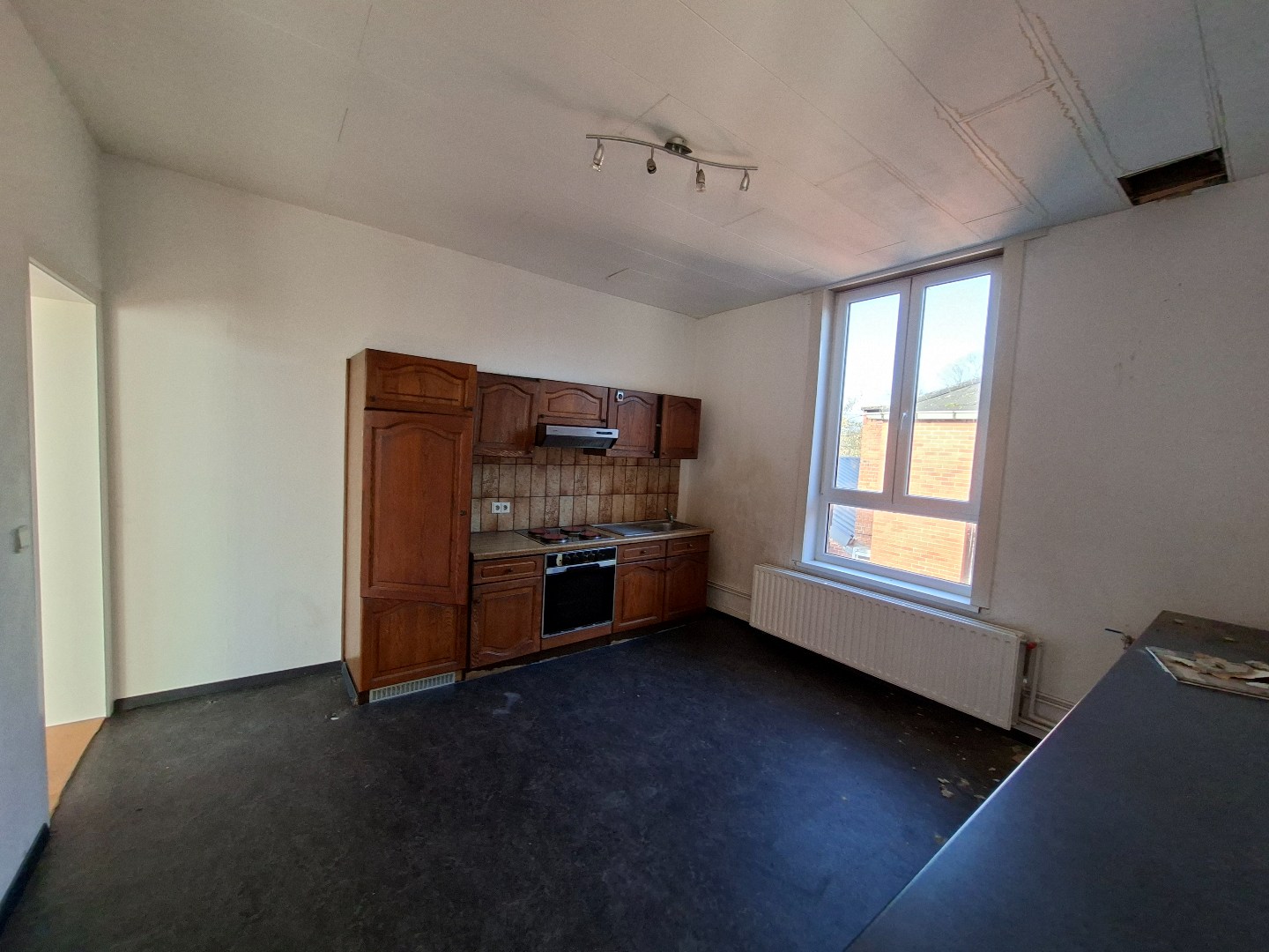 Te renoveren 2-slaapkamerappartement met koer en uitbreidingsmogelijkheden - foto 5