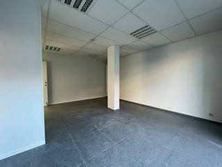 GELIEVE ENKEL TE REAGEREN VIA MAIL: saskia@immoteam.be+++ Gemeentehuisstraat 27A - Ternat +++ In het hart van Ternat, biedt Vastgoedkantoor Immo-Team...