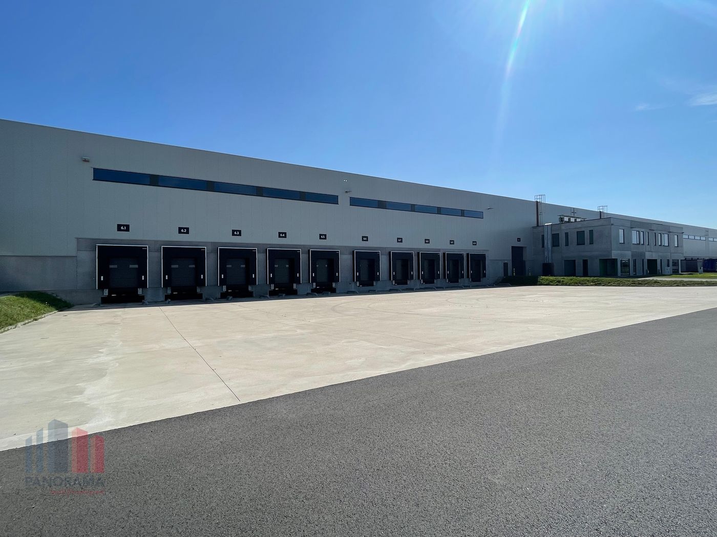 Logistiek magazijn van 29.311 m² + 1.282 m² kantoorruimte - foto 4