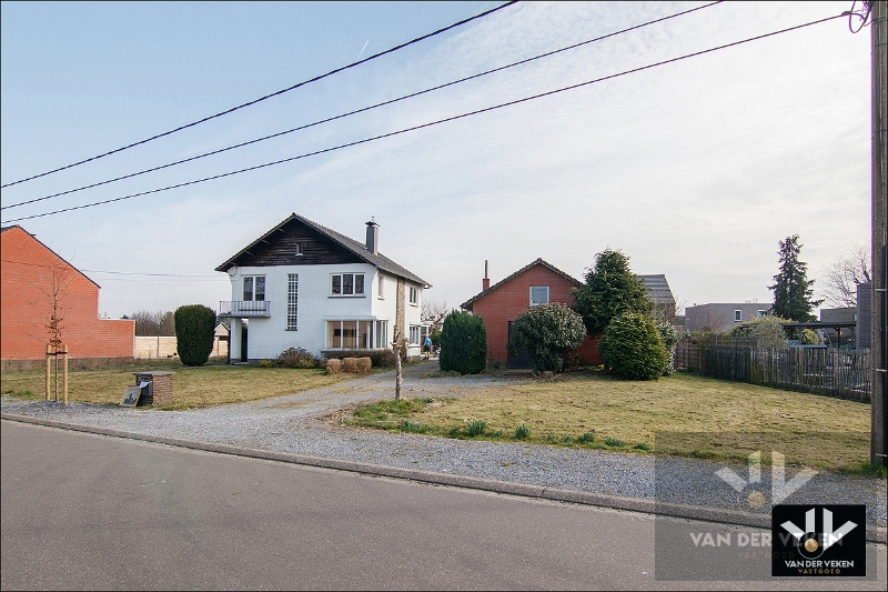 Bouwgrond +- 10 aren (huidige woning wordt afgebroken door de huidige eigenaars) voor open bebouwing op een rustige, maar zeer goed bereikbare locatie in het charmante Diepenbeek - foto 5