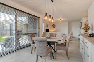 Come and discover this recent Ben apartment (2023) with 2 rooms located on the ground floor.This apartment (99m²) includes a bright living space...