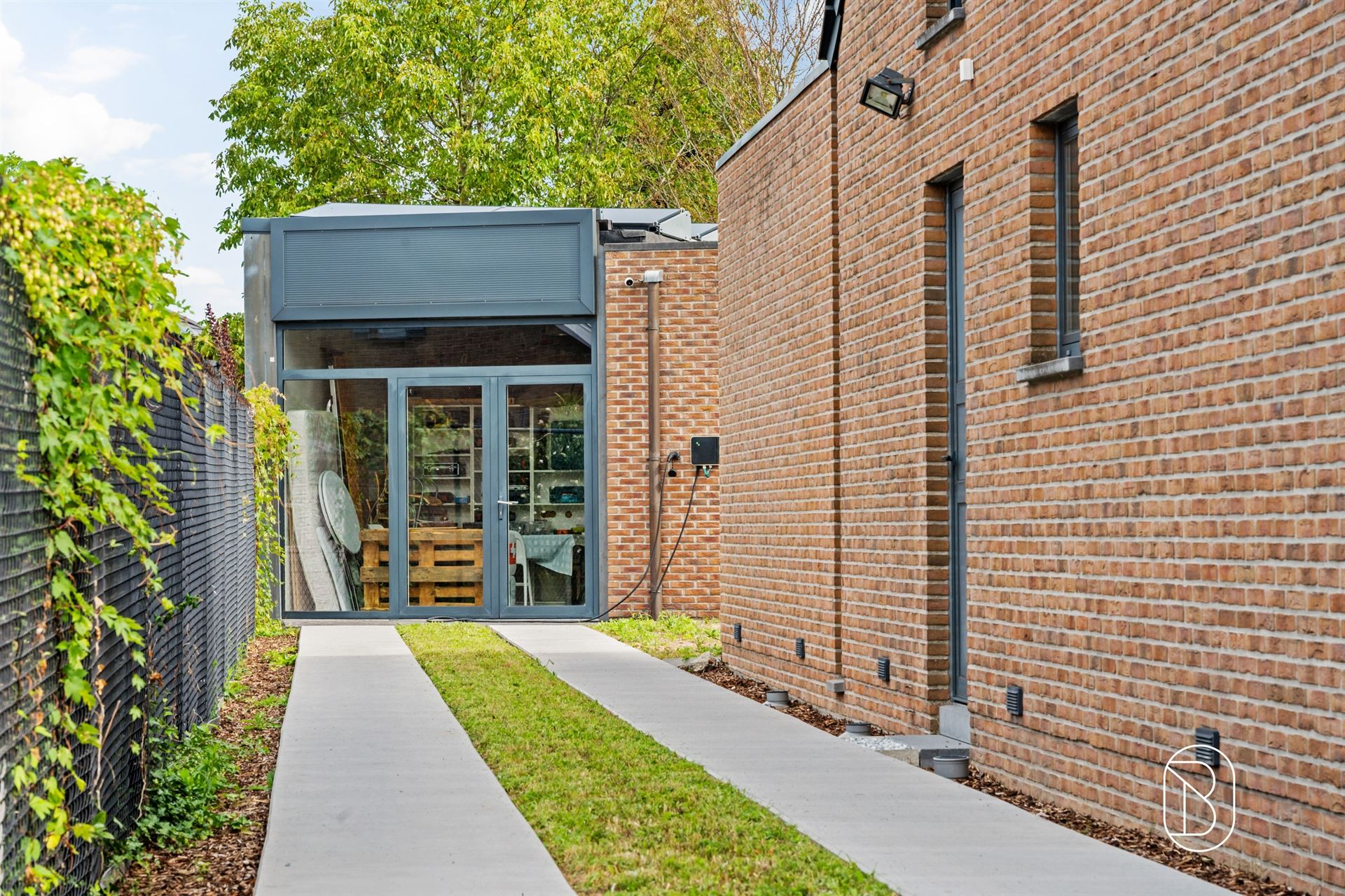 Instapklare woning met zwembad en bijgebouw - foto 4