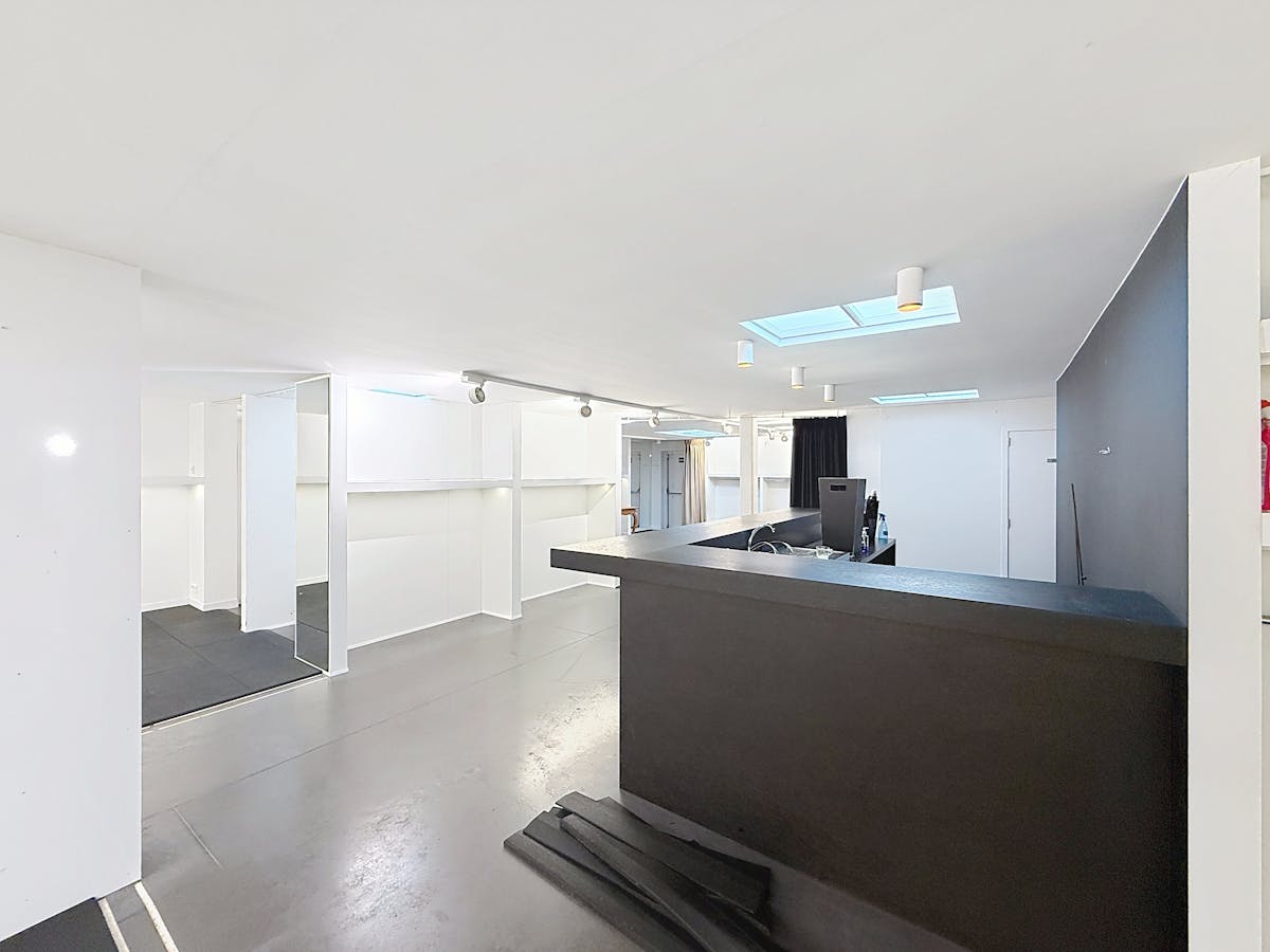 Handelspand van ca. 400 m² te huur in Waregem - foto 2