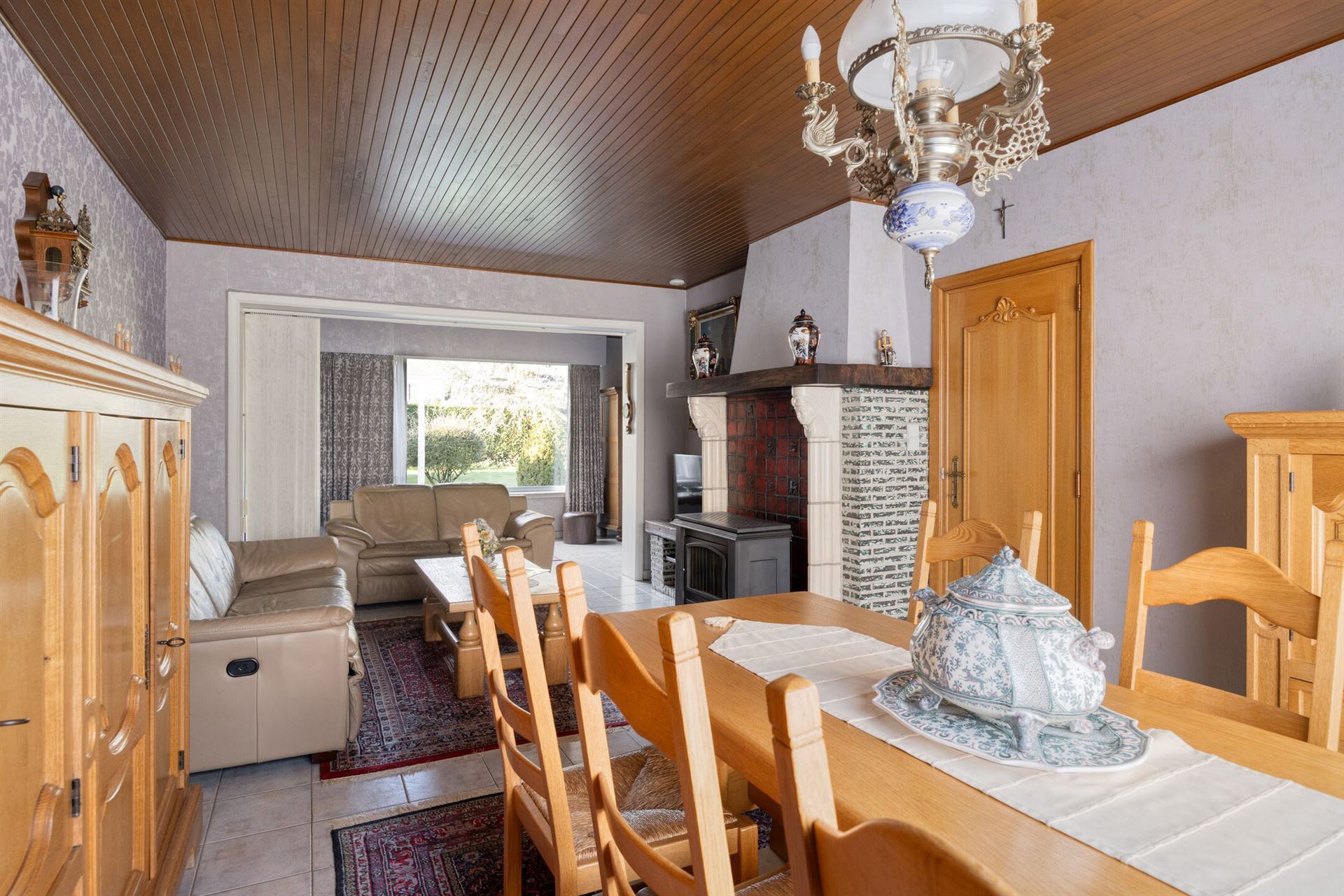 Woning met mooie tuin, 3 slaapkamers en garage gelegen in rustige woonwijk - foto 4