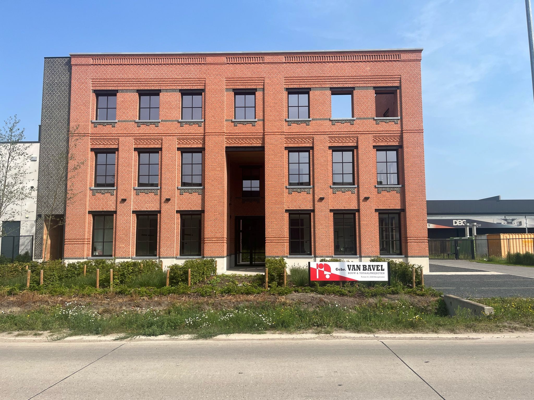 Commercial for rent in Hoogstraten - photo 1