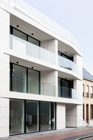 Ontdek residentie ‘CANVAS’! Een ultracomfortabel geheel!Een stijlvol woonproject bestaande uit 1 handelsruimte, 6 luxueuze appartementen, 13 garages...