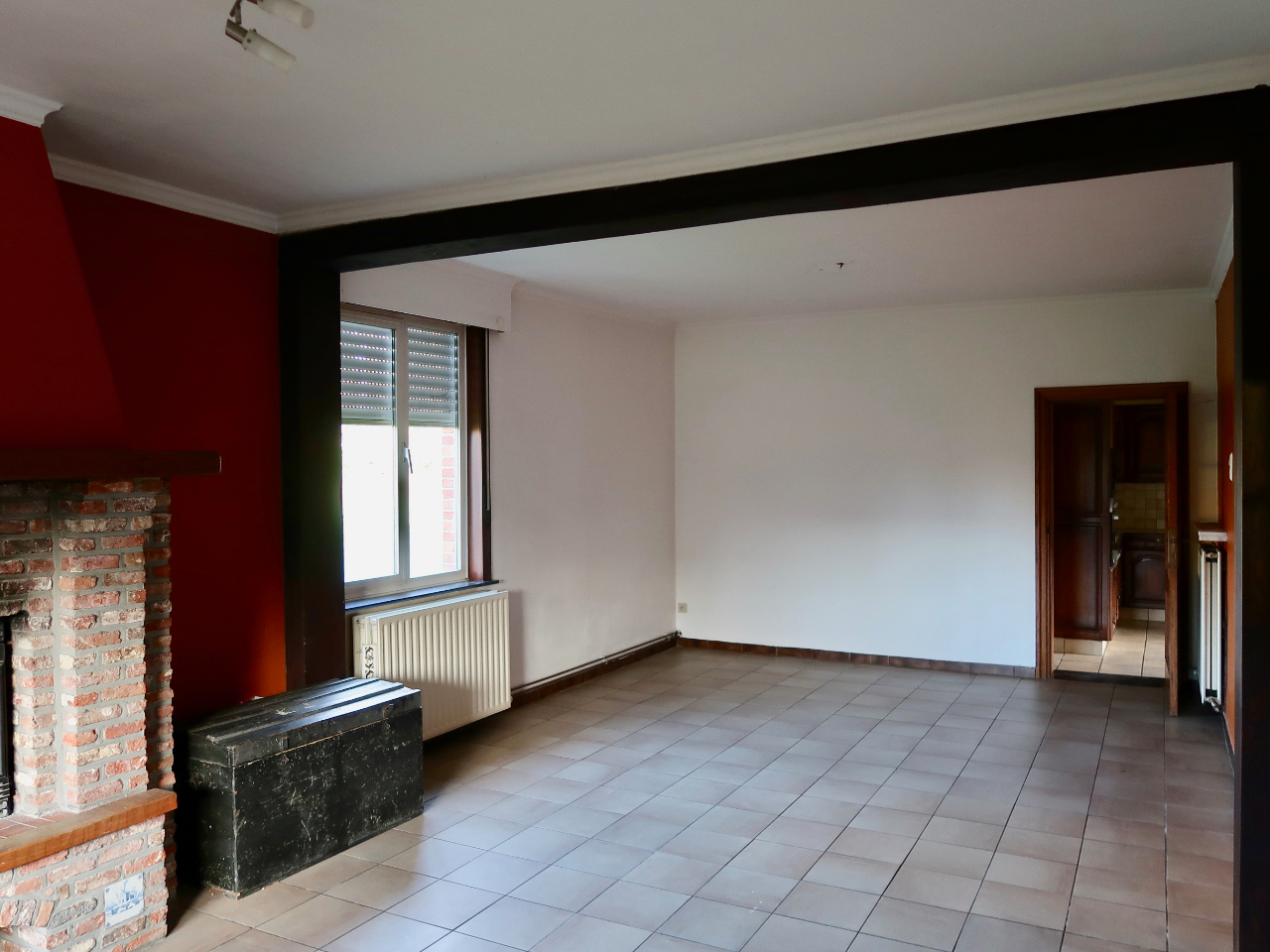 Hoeve met 4 slaapkamers, garage en stalling. - foto 4