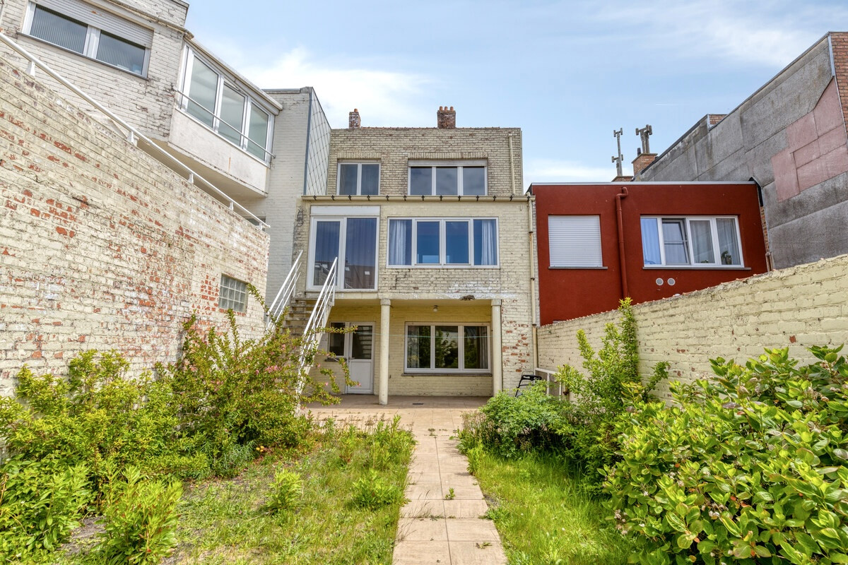 BREDENE: RUIME BEL-ETAGE MET 4 SLPKS, GARAGE EN TUIN! - foto 5