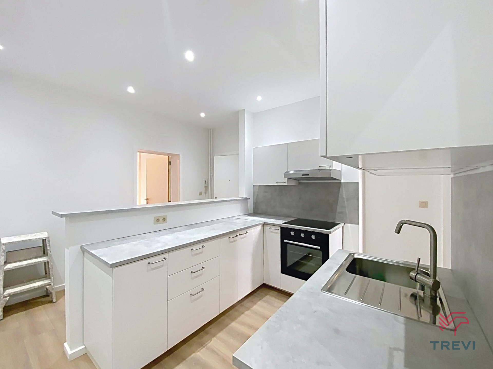 Gerenoveerd appartement met 2 slaapkamers vlakbij de Beurs - foto 4