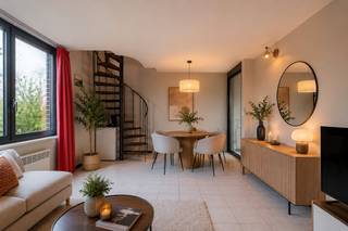 One bedroom apartment to renovate with sleeping corner located on the second and third floors of the Nieuweryde Residence, Albert I Laan 70D. This apartment is quietly but centrally located near the Maritime Park and the Havengeul.<br /><br />Ground floor layout:<br />- entrance hall with cloakroom closet<br />- cozy living room (19m²) with a view of the Maritime Park<br />- renovated kitchen (4m²) with oven, dishwasher, fridge with freezer, ceramic hob and extractor<br />- separate toilet<br /><br />First floor layout:<br />- nighthall<br />- bedroom 1 (12m²)<br />- interior room (4m²)<br />- bathroom (3m²) with bath, sink, towel radiator and washing machine connection<br /><br />Includes two private basement storerooms.<br />Possibility to purchase an additional parking space.<br /><br />Advantages:<br />- quietly located but within walking distance of the shops<br />- beautiful view of the Maritime Park<br />- low syndic costs (no lift)<br />- also suitable as an investment<br /><br />Are you looking for a ready-to-move-in one-bedroom apartment in Nieuwpoort? Don't hesitate to make an appointment!<br /><br />This property is subject to the renovation obligation imposed by the Flemish government for residential buildings (unless demolished within 5 years of purchase). For more information, consult the website of the Flemish Energy and Climate Agency at https://www.vlaanderen.be/een-woning-kopen/renovatieverplichting-voor-residentiele-gebouwen<br /><br />Register of measures: no