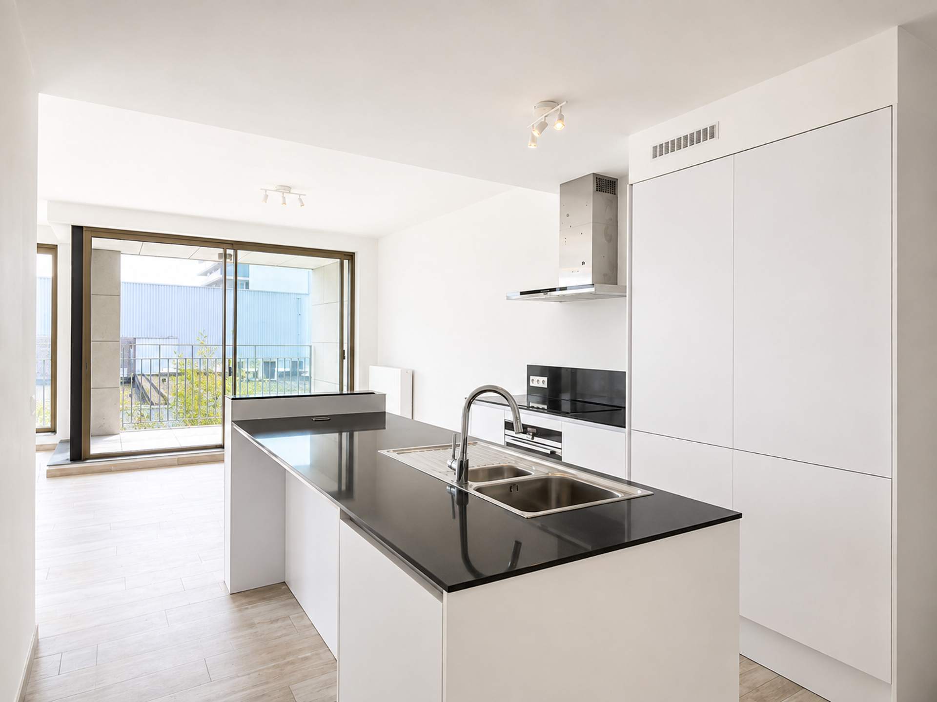 riant tweeslaapkamerappartement met terras op het Eilandje - foto 5