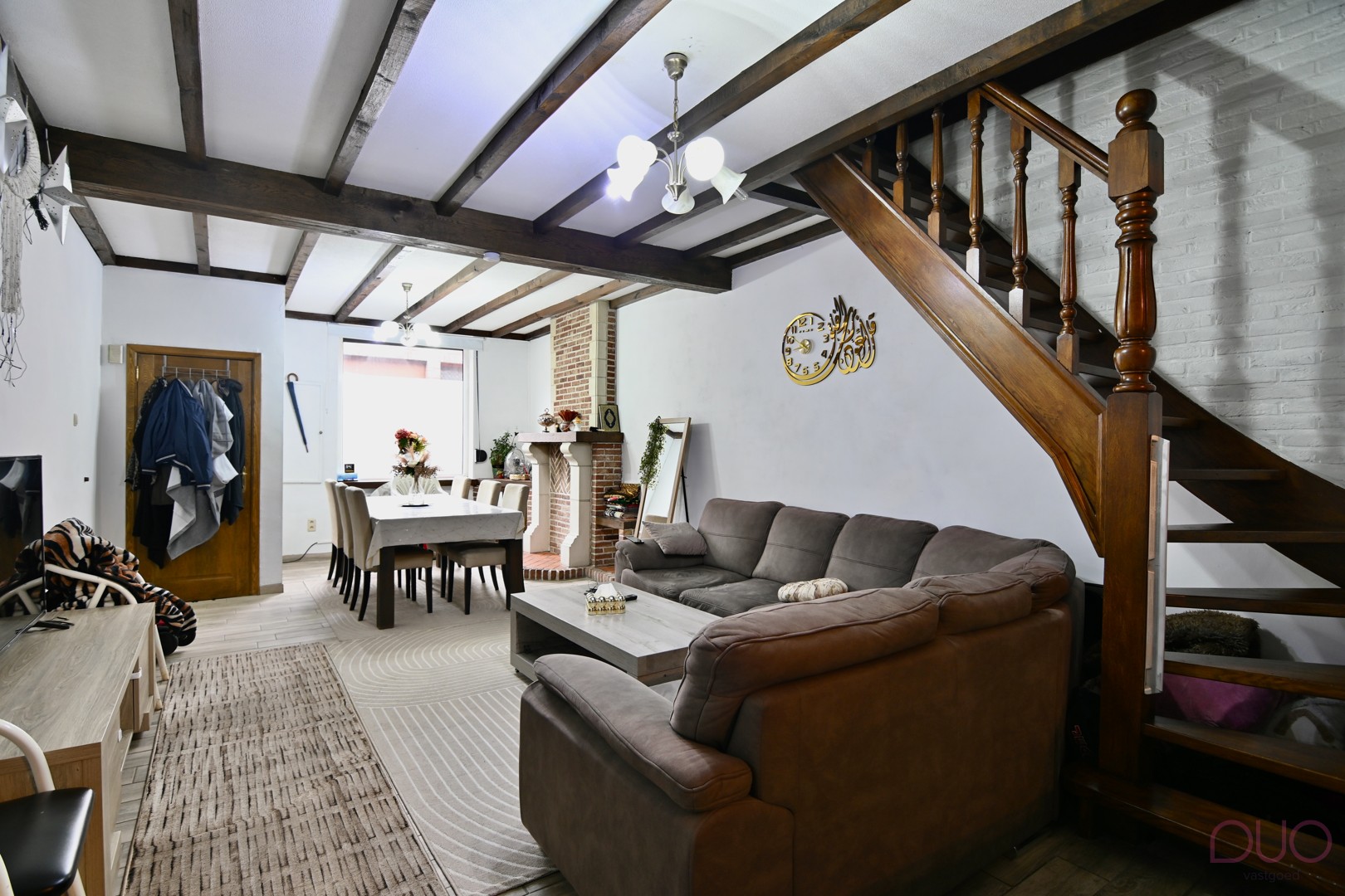 Licht op te frissen woning in hartje Sint-Truiden met 3 slaapkamers en 12x zonnepanelen - foto 2