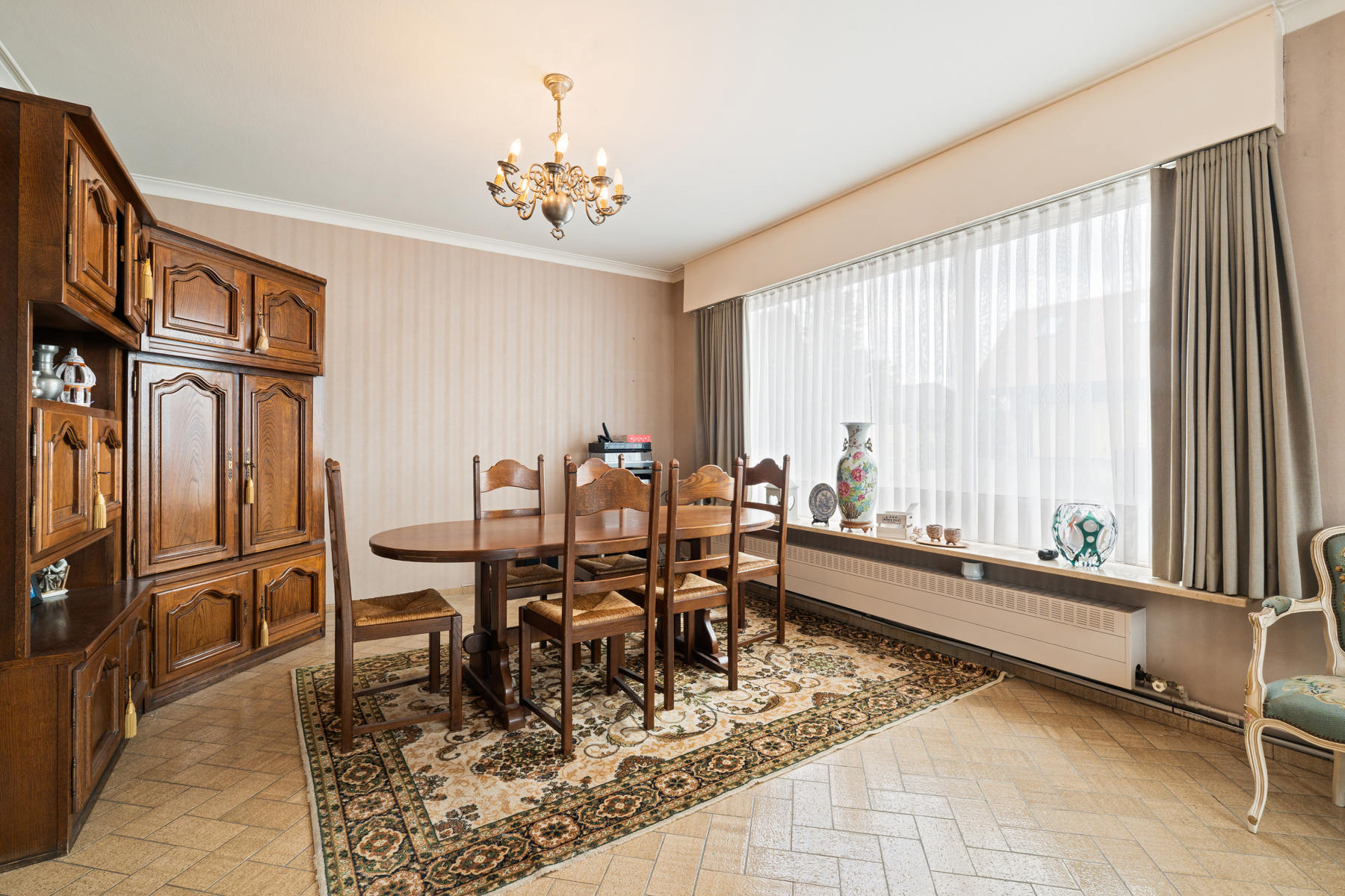 Centraal gelegen, goed onderhouden woning  - foto 3