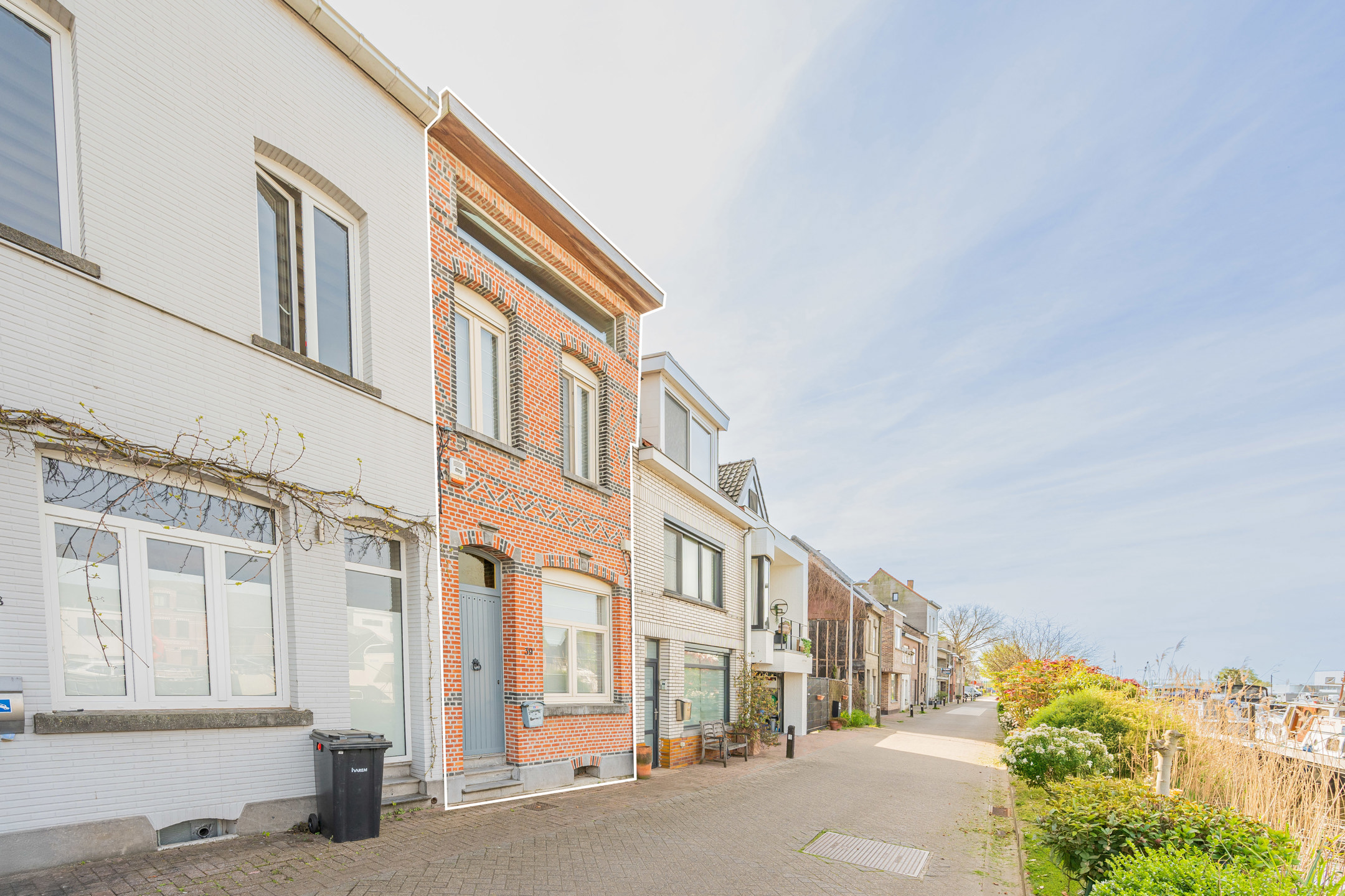 Exclusieve trendy woning op idyllische locatie  - foto 3