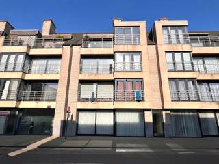 BUITENKANS! RUIM luxe APPARTEMENT met TERRAS, 2 SLK op de 1e verdieping met uitzicht op het gezellige centrum van Oostrozebeke. PERFECT...