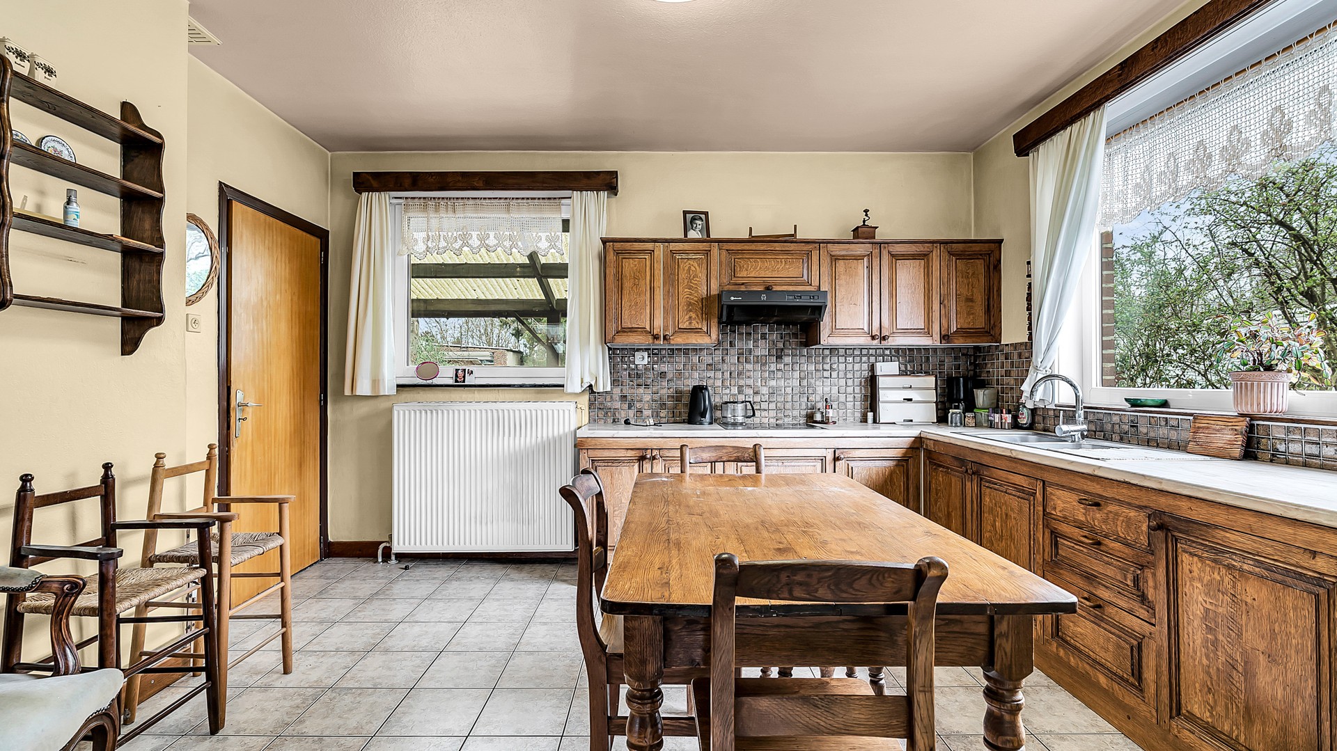 Rustig gelegen te renoveren woning met 4 slaapkamers op een perceel van 13a 07ca - photo 4