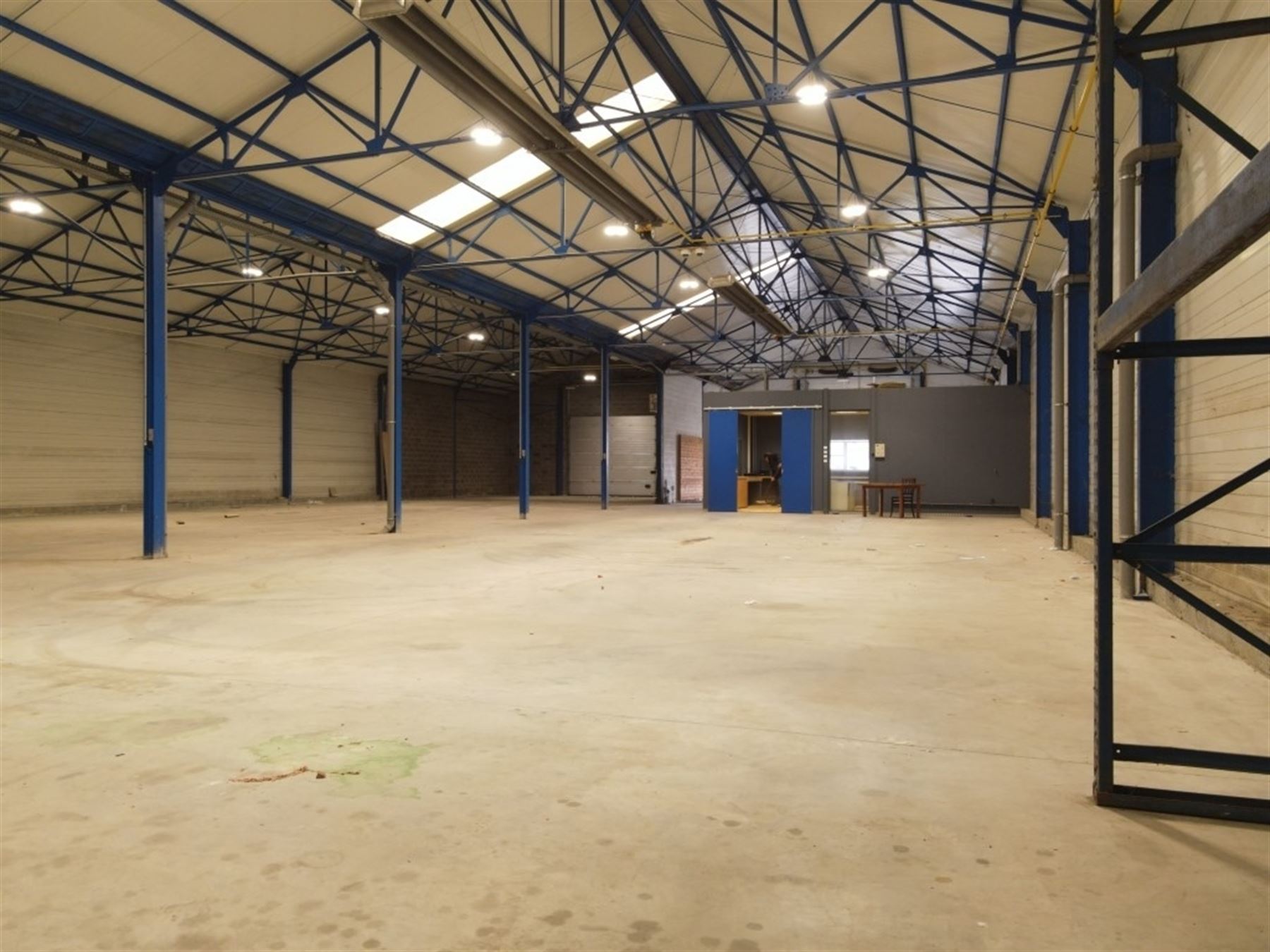 Multifunctioneel bedrijfsgebouw van +/-900m² - foto 5