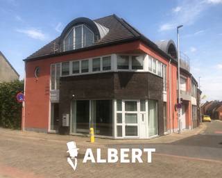 Gelijkvloers kantoor met centrale ligging en parkeermogelijkhedenIn deze landelijke grensgemeente bieden wij een centraal gelegen gelijkvloers...