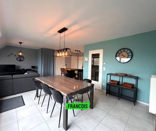 Dit moderne duplexappartement op steenworp van de Grote Markt geniet een centrale ligging in de badstad van Blankenberge. Zo bevindt het...